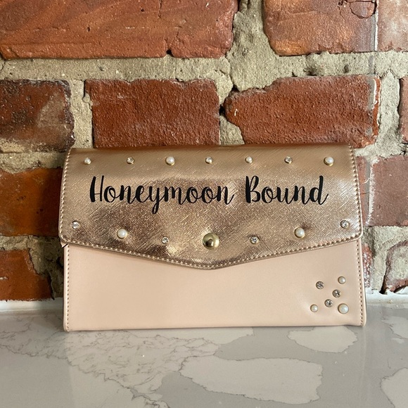 NWOT Aldo Honeymoon Clutch - Picture 1 of 2